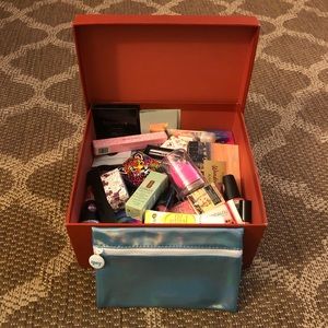 MYSTERY MAKEUP BAG💄🎀💋